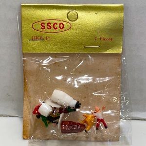 VINTAGE Dollhouses Miniature SSCO 7 pc Victorian Men Women Figure Hong Kong TINY